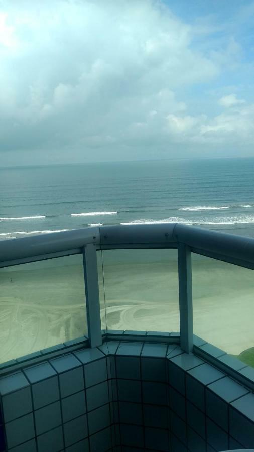 Belo Apartamento Com Vistas Para O Mar - Pe Na Areia - Churrasqueira Na Varanda Praia Grande  Ngoại thất bức ảnh